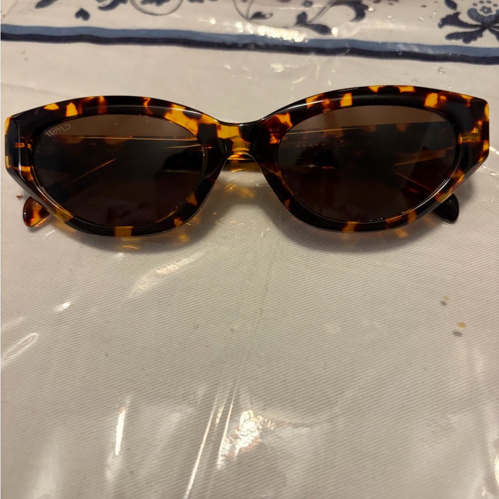 Tortoiseshell Cat Eye Sunglasses - Women Loretta WMF Leopard Print New without t